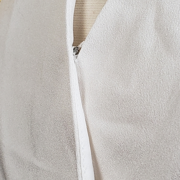 ❤️ SOLD ❤️ New York & Company blouse - Picture 5 of 9